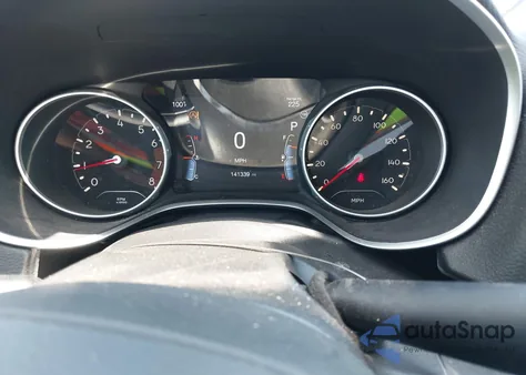 2018 Jeep Compass Limited 4X4 z USA, uszkodzony, nr VIN 3C4NJDCB3JT332705